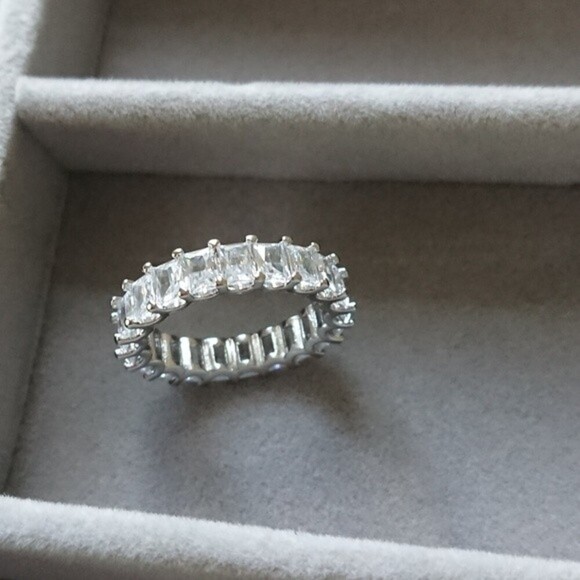 Cubic Zirconia silver tone Ring size 7 - Picture 3 of 12